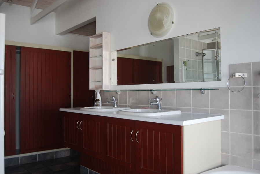 To Let 8 Bedroom Property for Rent in Shelley Point Western Cape